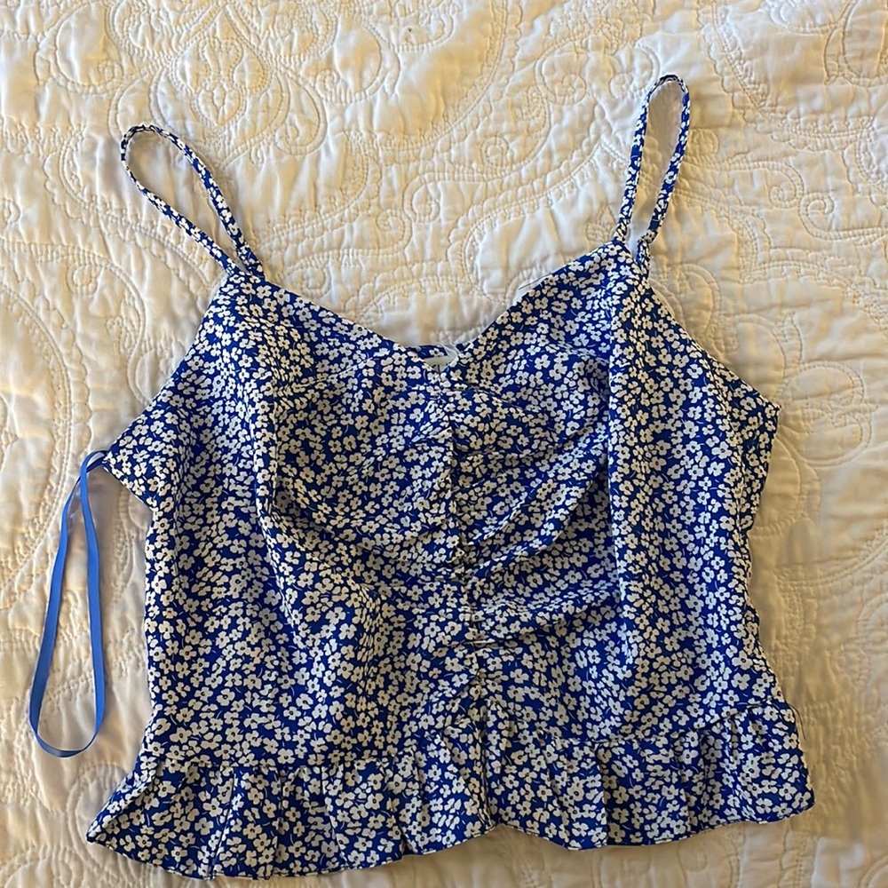 Blue floral crop